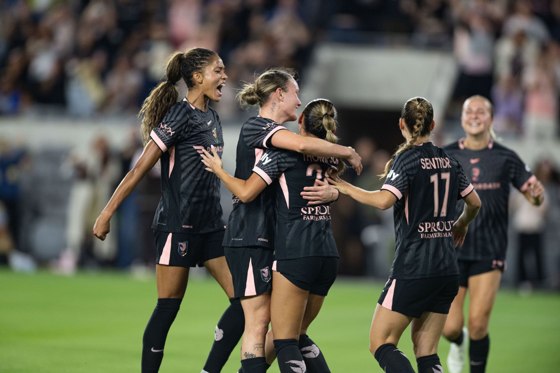 Sveindís Jónsdóttir celebrates Gisele Thompson's goal