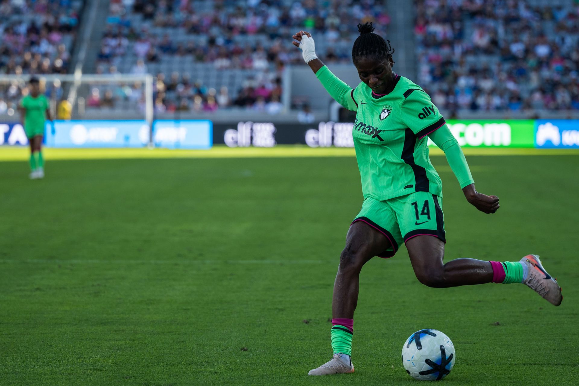 Aïssata Traoré takes aim against San Diego Wave