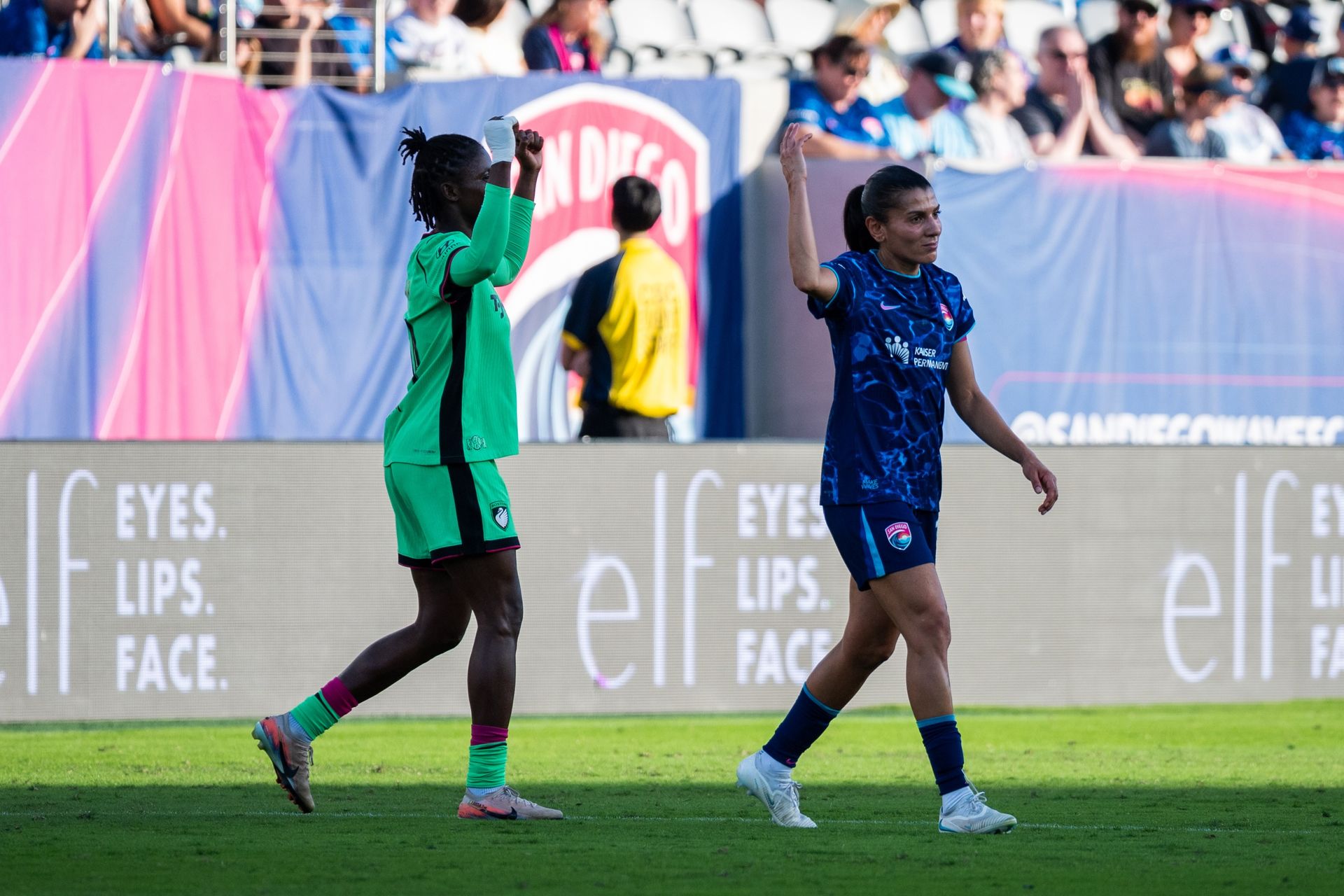 Kenza Dali and Aïssata Traoré react to an offside goal