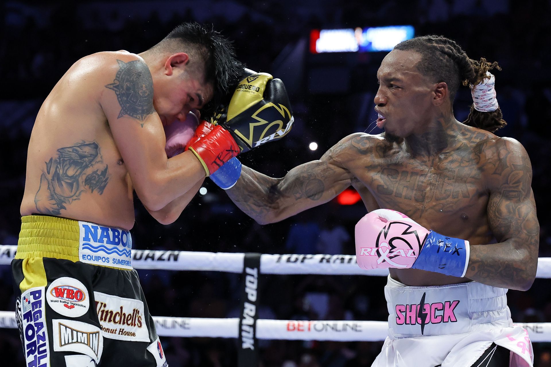 Foster Lands a Right Hook on Navarrete at Frost Bank Center